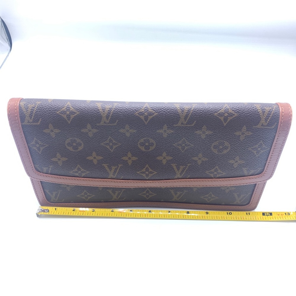 Louis Vuitton Brown Monogram Clutch with Tan Trim - Picture 16 of 16